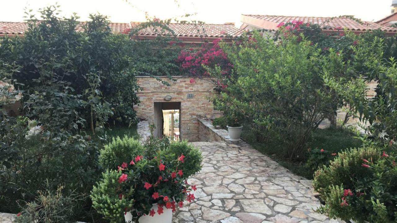 Bougainville Bay Resort - Villa 11 Sarandë Buitenkant foto