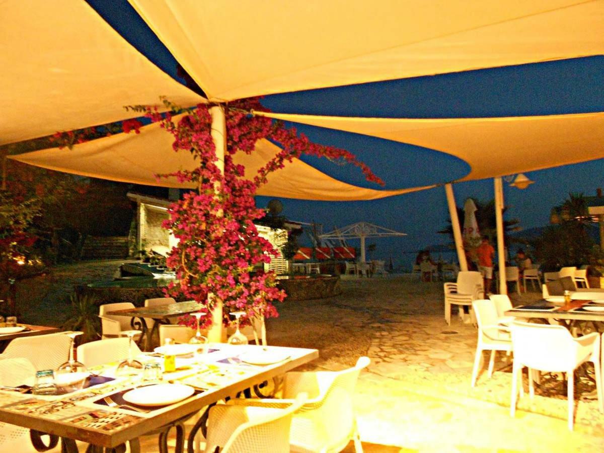 Bougainville Bay Resort - Villa 11 Sarandë Buitenkant foto